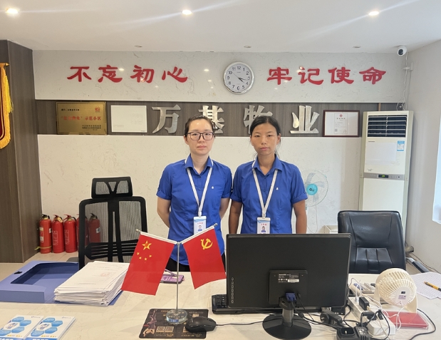小區(qū)里“高溫貼心人” “零距離”守護(hù)不打烊